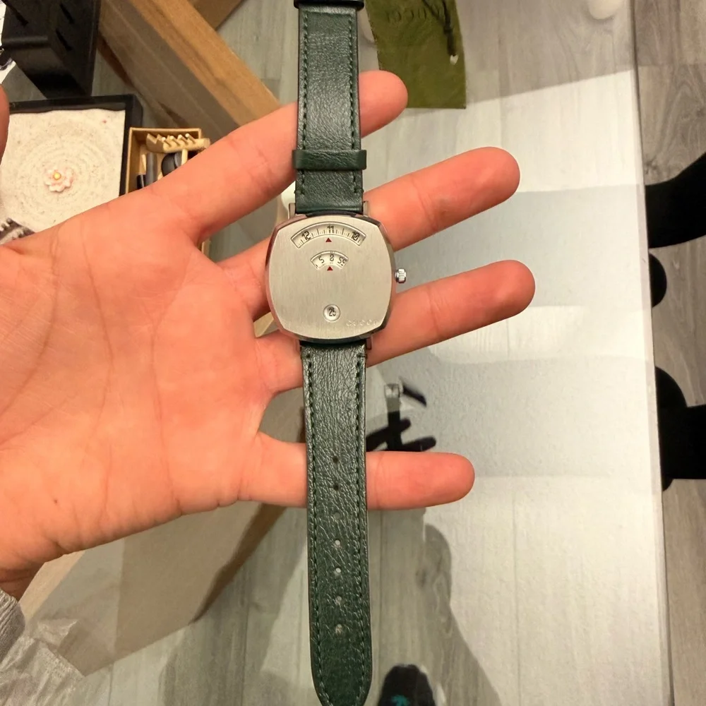 Gucci Grip Stainless Steel Watch with a green leather strap - Picture 2 of 9